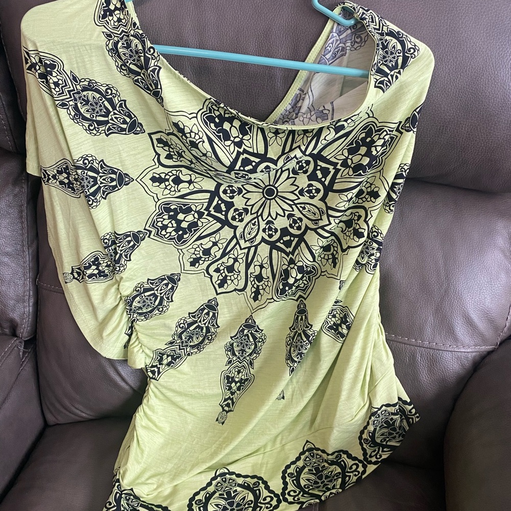 Studio Y Black and Green Patterned Blouse